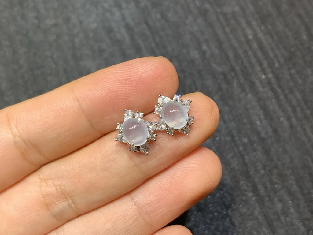 高冰荧光天然翡翠蛋面耳钉 S925 银 · 编号 038A（图 2）