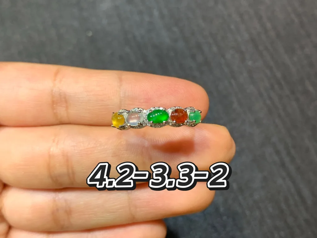 高冰多彩天然翡翠蛋面戒指 S925 银 · 编号 3383（图 1）