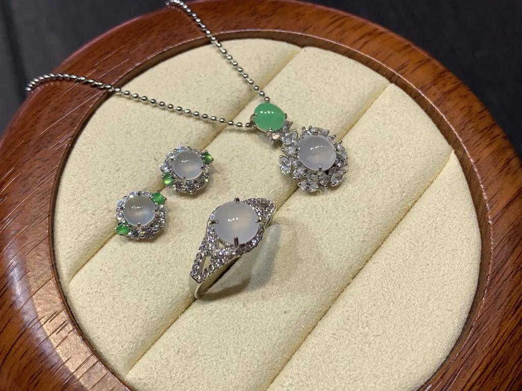 High-Icy Glowing Cabochon Natural Jadeite Three-Piece Cabochon Set — S925 Silver · No. 21E5 (photo 4)