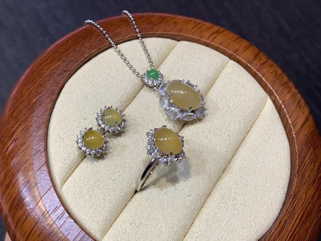 High-Icy Honey Yellow Cabochon Natural Jadeite Three-Piece Cabochon Set — S925 Silver · No. 70E5 (photo 4)