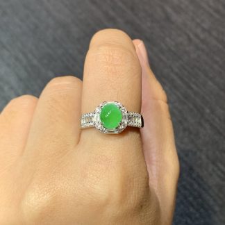 High-Icy Vivid-Green Cabochon Ring — S925 Silver
