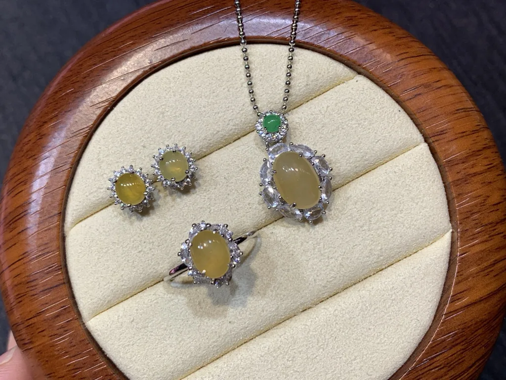 High-Icy Honey Yellow Cabochon Natural Jadeite Three-Piece Cabochon Set — S925 Silver · No. 70E5 (photo 2)