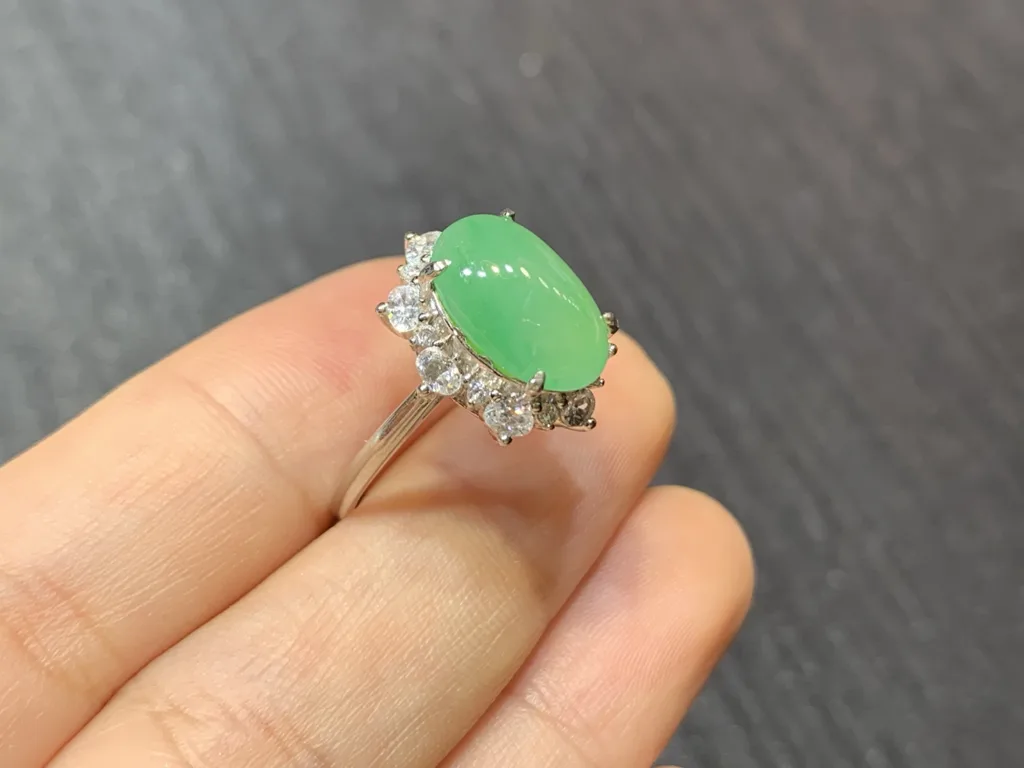 Icy Vivid Green Natural Jadeite Cabochon Ring — S925 Silver · No. 40D9 (photo 4)
