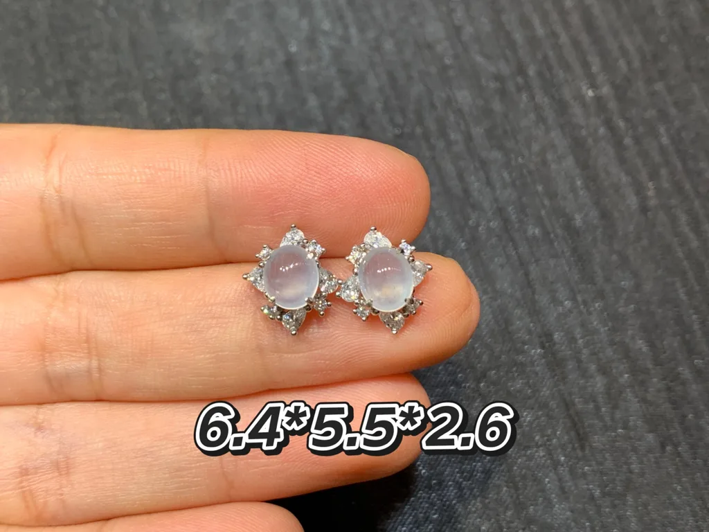 高冰荧光天然翡翠蛋面耳钉 S925 银 · 编号 038A（图 1）