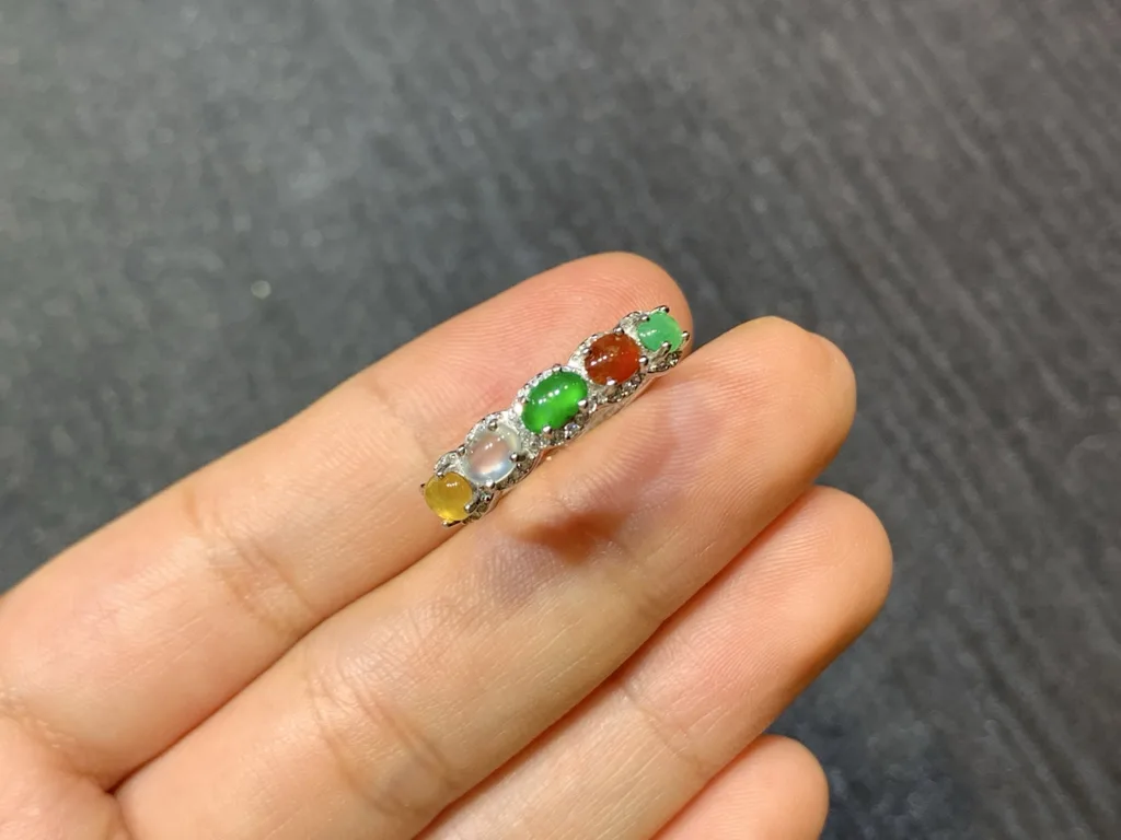 高冰多彩天然翡翠蛋面戒指 S925 银 · 编号 3383（图 2）