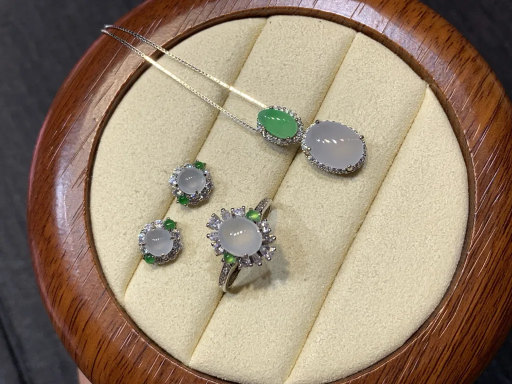 High-Icy Glowing Cabochon Natural Jadeite Three-Piece Cabochon Set — S925 Silver · No. F4A8 (photo 3)