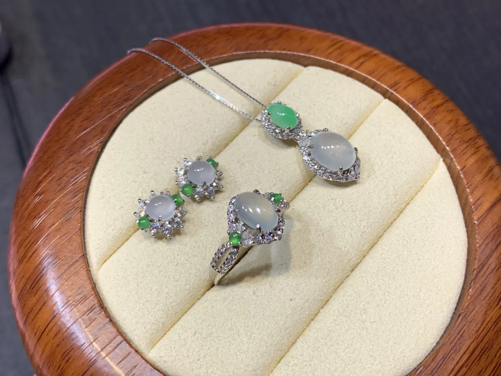 High-Icy Glowing Cabochon Natural Jadeite Three-Piece Cabochon Set — S925 Silver · No. D3DF (photo 4)