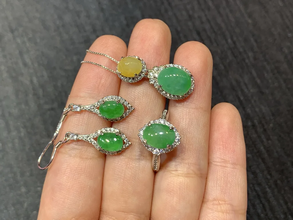 Icy Vivid Green Cabochon Natural Jadeite Three-Piece Cabochon Set — S925 Silver · No. 8976 (photo 3)