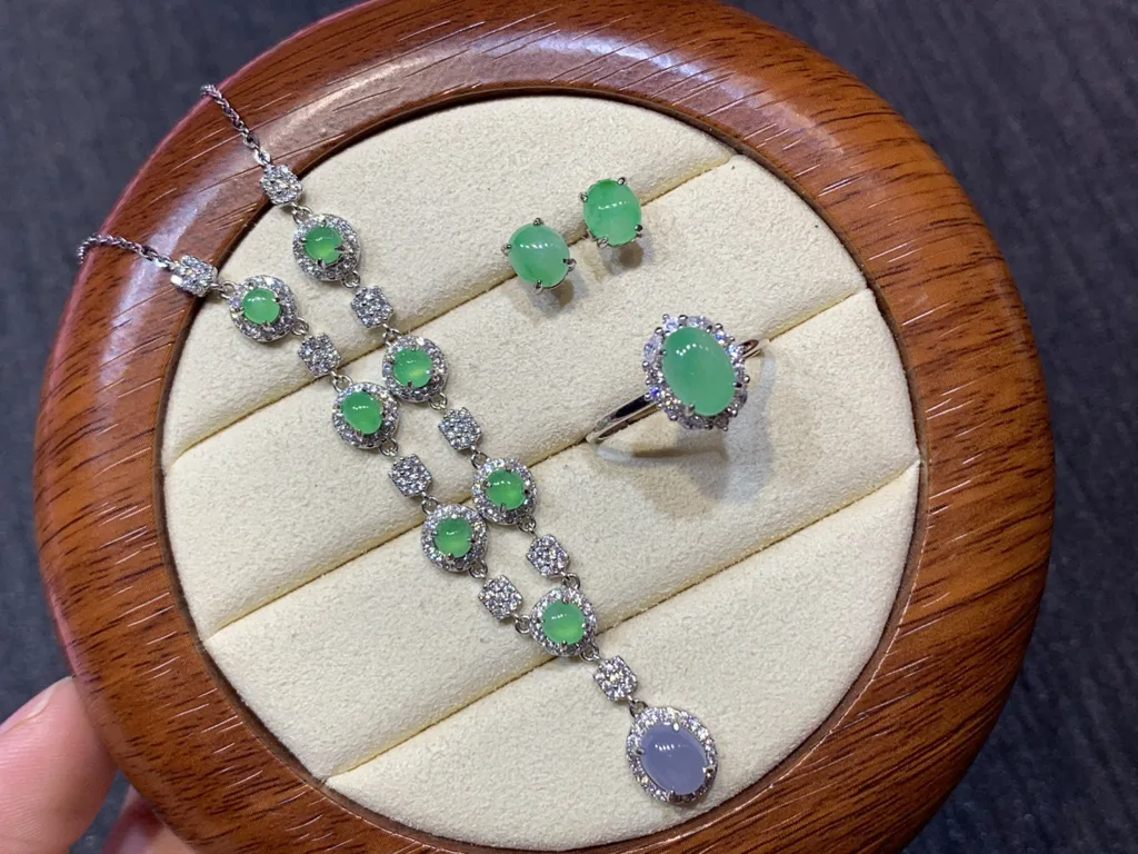 Icy Vivid Green Cabochon Natural Jadeite Three-Piece Cabochon Set — S925 Silver · No. 91D1 (photo 2)