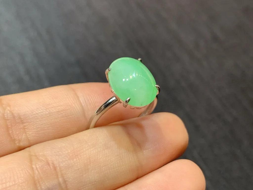 Icy Vivid Green Natural Jadeite Cabochon Ring — S925 Silver · No. EFFA (photo 4)