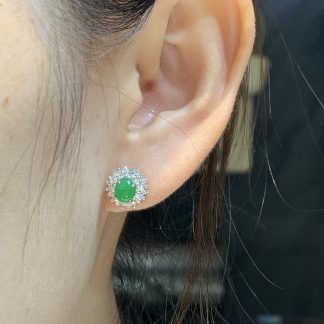 Spicy Vivid-Green Cabochon Stud Earrings — S925 Silver