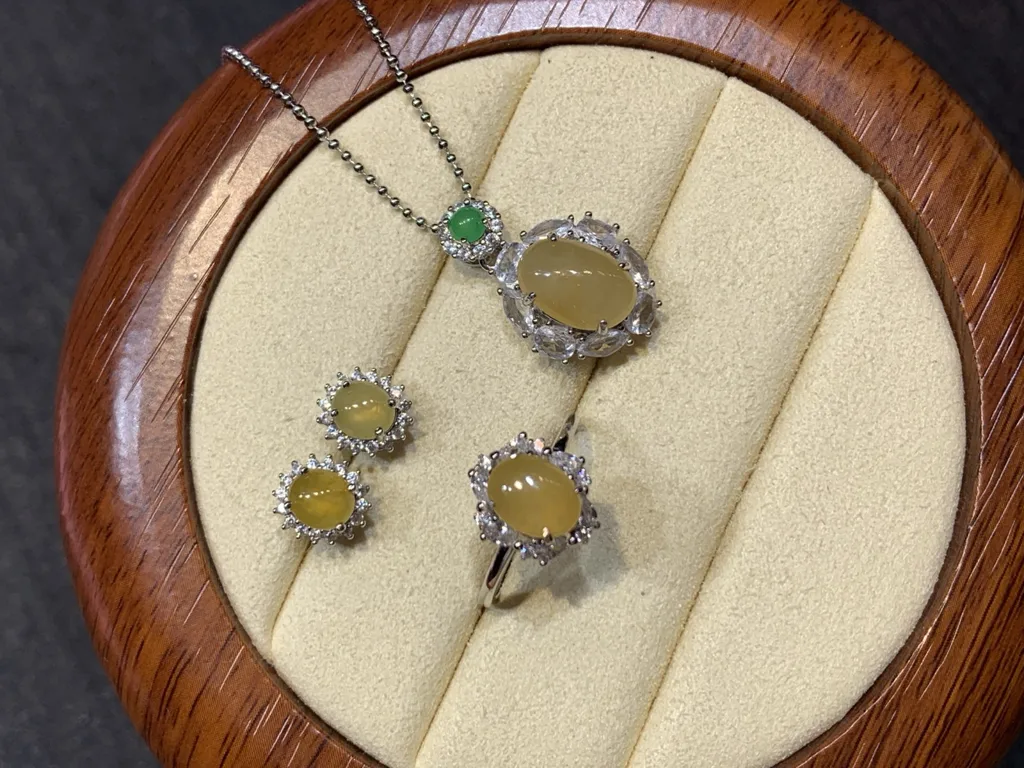 High-Icy Honey Yellow Cabochon Natural Jadeite Three-Piece Cabochon Set — S925 Silver · No. 70E5 (photo 3)