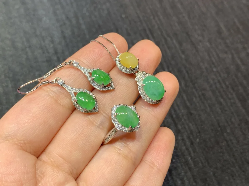 Icy Vivid Green Cabochon Natural Jadeite Three-Piece Cabochon Set — S925 Silver · No. 8976 (photo 4)
