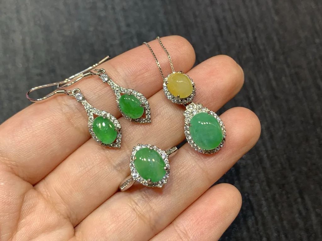 Icy Vivid Green Cabochon Natural Jadeite Three-Piece Cabochon Set — S925 Silver · No. 8976 (photo 2)