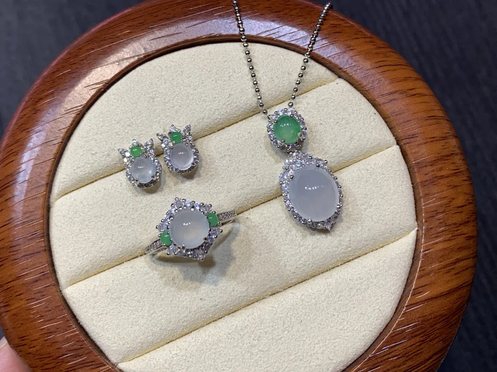 High-Icy Glowing Cabochon Natural Jadeite Three-Piece Cabochon Set — S925 Silver · No. 067B (photo 2)