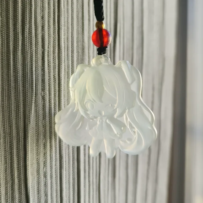 Jadeite Buying Guide: Material, Treatments and What to Check