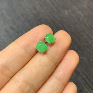 阳绿天然翡翠蛋面耳钉 S925 银 · 编号 D4F9