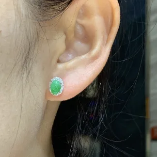 冰阳绿天然翡翠蛋面耳钉 S925 银 · 编号 E2FB