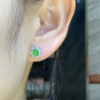 High-Icy Yellow Vivid Green Natural Jadeite Cabochon Stud Earrings — 18K Gold · No. 30D8