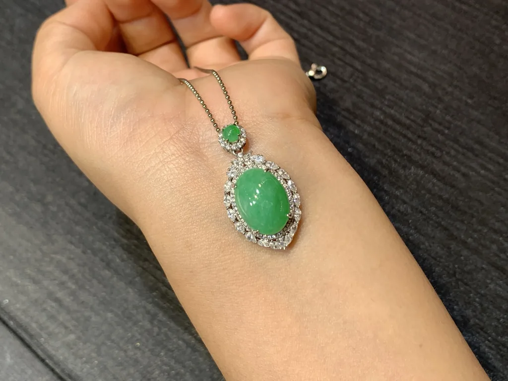 Vivid Green Natural Jadeite Cabochon Pendant — S925 Silver · No. 2195 (photo 2)