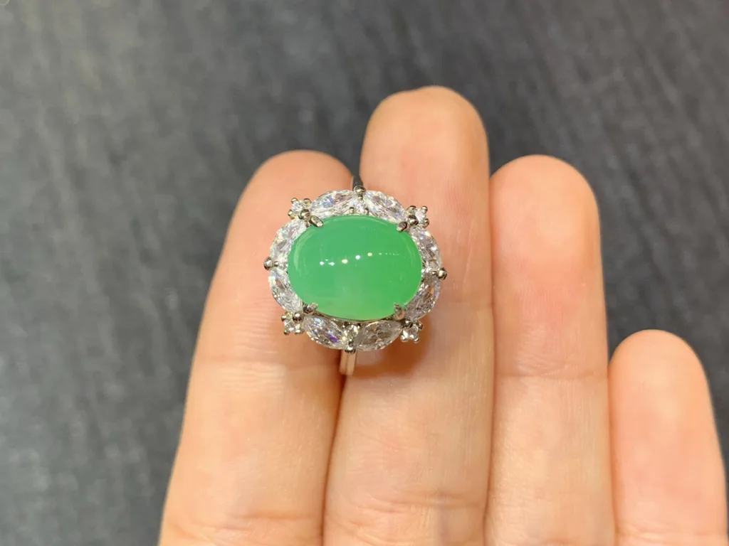 High-Icy Vivid Green Natural Jadeite Cabochon Ring — S925 Silver · No. 23B9 (photo 3)