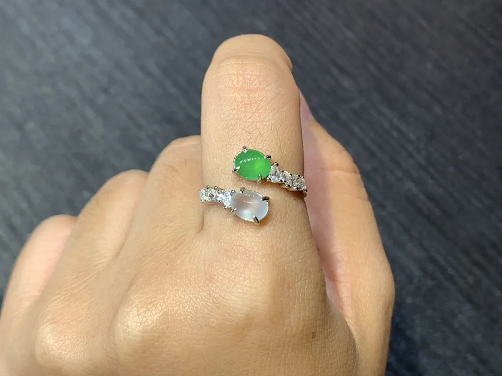 高冰白➕绿天然翡翠蛋面戒指 S925 银 · 编号 1502（图 5）