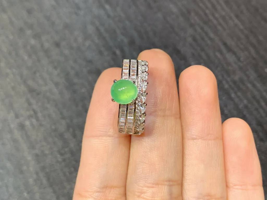 High-Icy Glowing Green Natural Jadeite Cabochon Ring — S925 Silver · No. 8AF4 (photo 3)