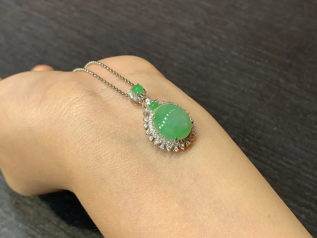 阳绿天然翡翠蛋面吊坠 S925 银 · 编号 65E4（图 4）
