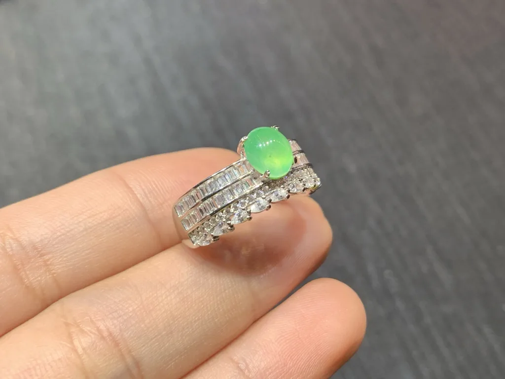 High-Icy Glowing Green Natural Jadeite Cabochon Ring — S925 Silver · No. 8AF4 (photo 4)