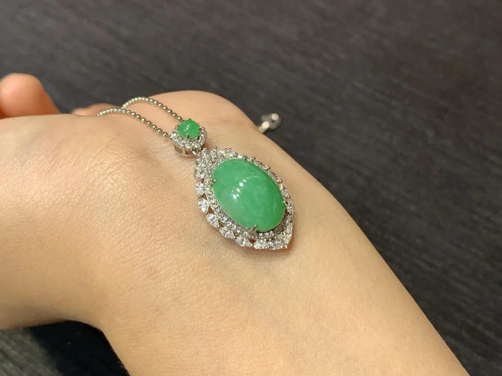 Vivid Green Natural Jadeite Cabochon Pendant — S925 Silver · No. 2195 (photo 4)