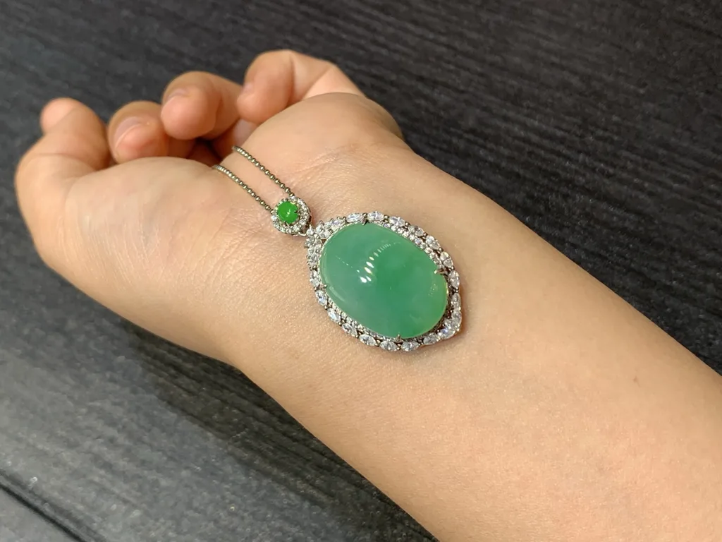 Icy Vivid Green Natural Jadeite Cabochon Pendant — S925 Silver · No. D856 (photo 3)