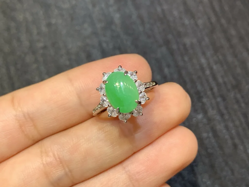 Icy Vivid Green Natural Jadeite Cabochon Ring — S925 Silver · No. E777 (photo 2)