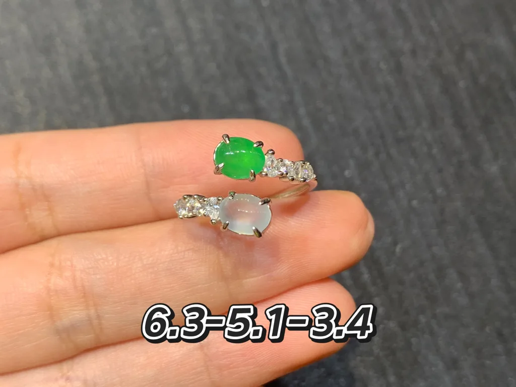 高冰白➕绿天然翡翠蛋面戒指 S925 银 · 编号 1502（图 1）