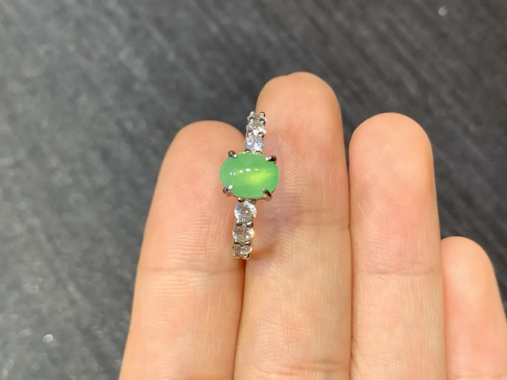 Icy Vivid Green Natural Jadeite Cabochon Ring — S925 Silver · No. E8F3 (photo 3)
