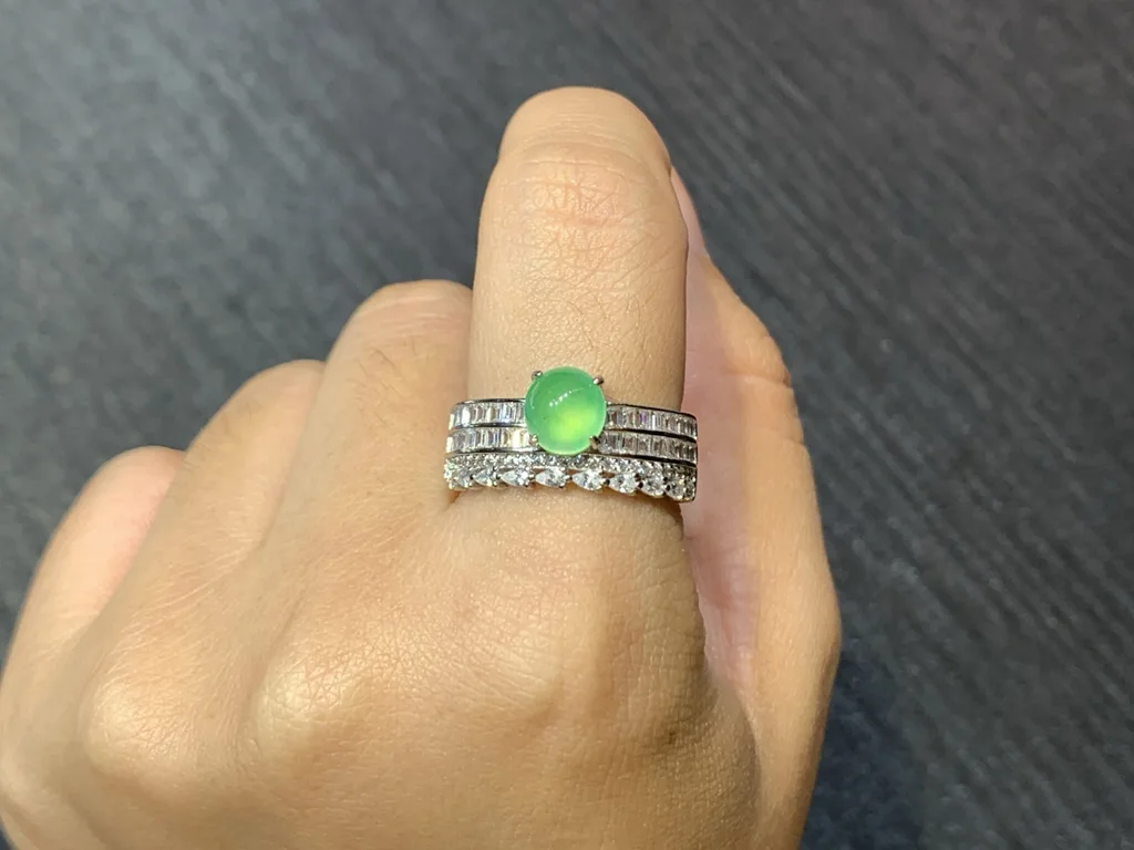 High-Icy Glowing Green Natural Jadeite Cabochon Ring — S925 Silver · No. 8AF4 (photo 5)