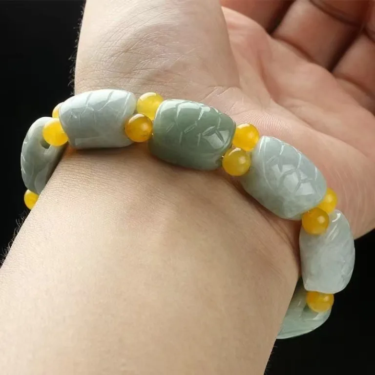 Grade A Natural Jadeite Tortoise Pattern Carved Bead Bracelet · No. 7A77