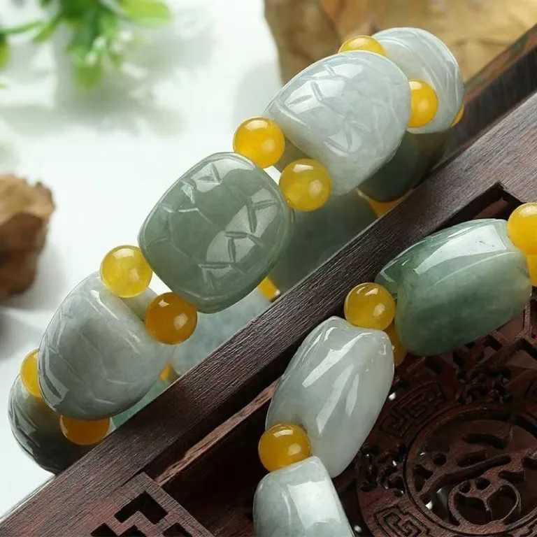 Grade A Natural Jadeite Tortoise Pattern Carved Bead Bracelet · No. 7A77